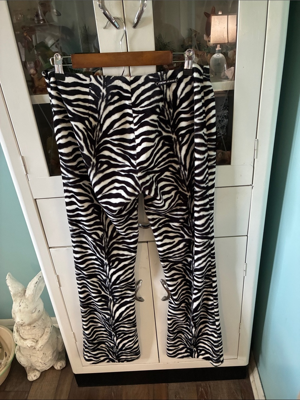 DKNY Jeans jr sz 7 Zebra Print Wide-Leg Pants - Black & White furry euc - Picture 7 of 8
